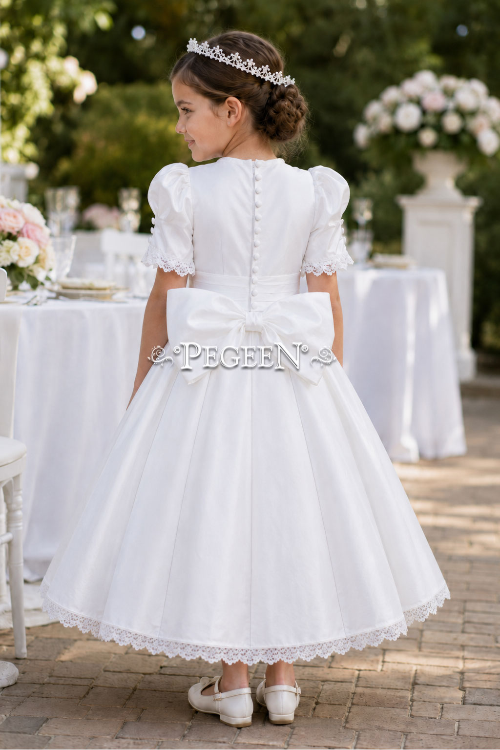 Princess Kate Style Flower Girl Dresses in white silk for a First Communion Princess Kate Style Flower Girl Dresses in white silk for a First Communion