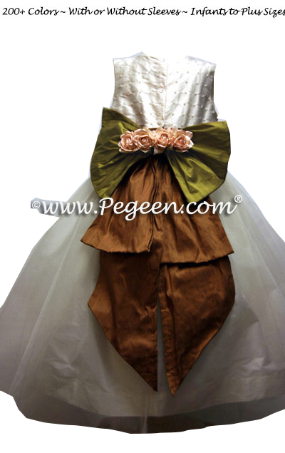 Silk pearl bodice in Oak Green and New Ivory Pegeen Classic Style 355