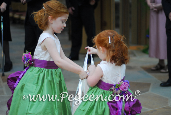 Kelly Green and Thistle flower girl dresses with fresh flowers