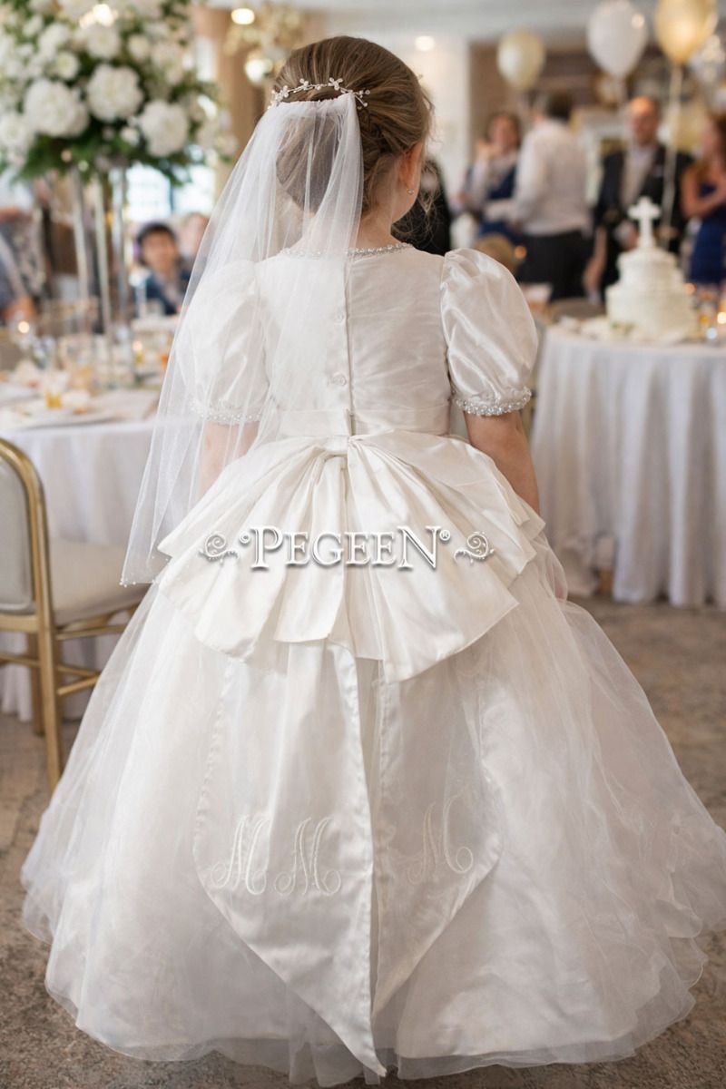 Style 975 Communion 