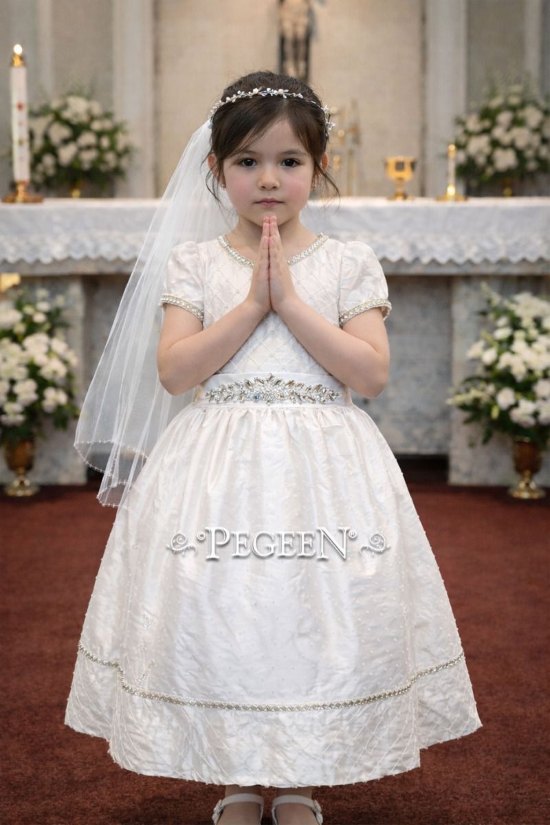 Style 982 Communion 