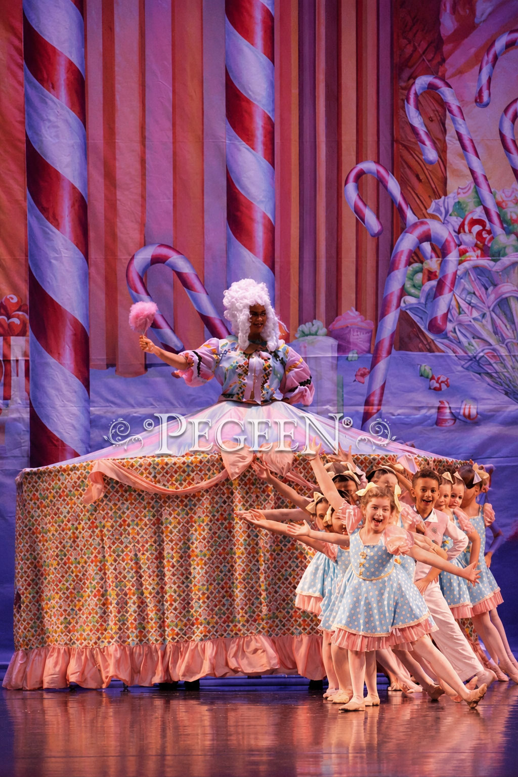 Create that unforgettable moment for your Nutcracker's Mother Ginger