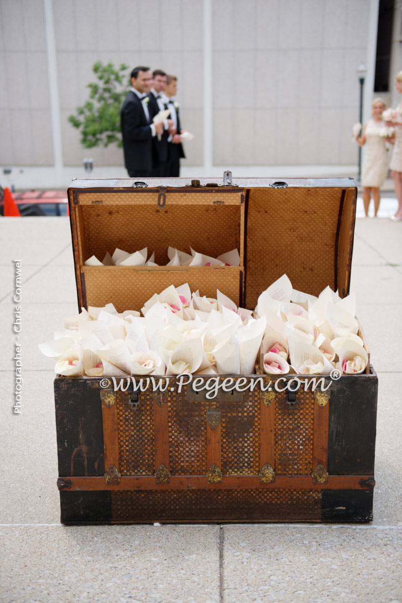 Super simple way to prep flowers to throw at the new bride and groom now that churches discourage rice throwing.